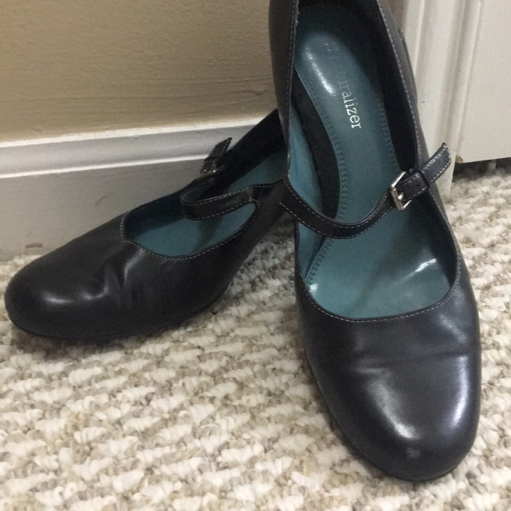 Black Naturalizer heels